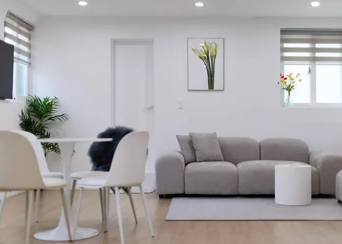 3Room+2Bathroom Hongdae 1Exit
