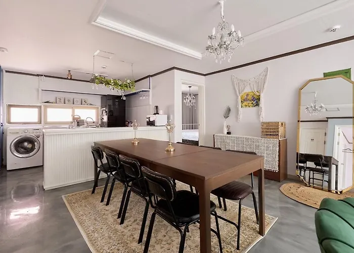 Hapjeong Station Exit7 Each Room, Living Room, Air Conditioning Modern House