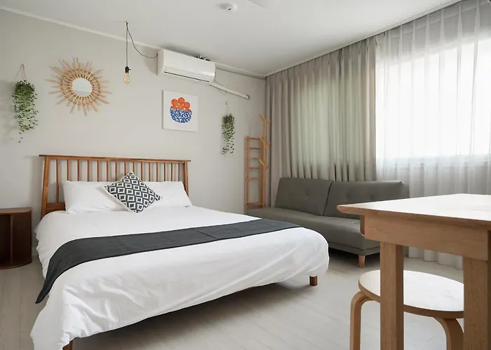 Simple Hongdae