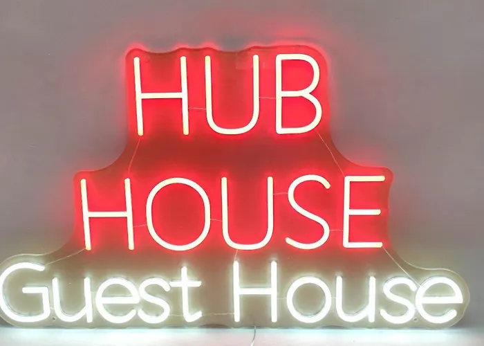 Hub House Livingtel
