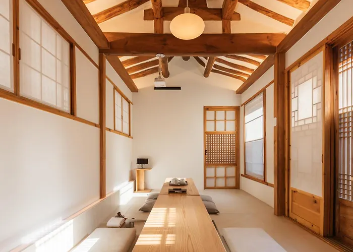 Luxury Hanok Stay Nuri