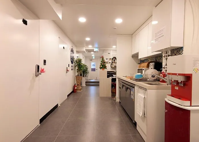 One Minute Guesthouse