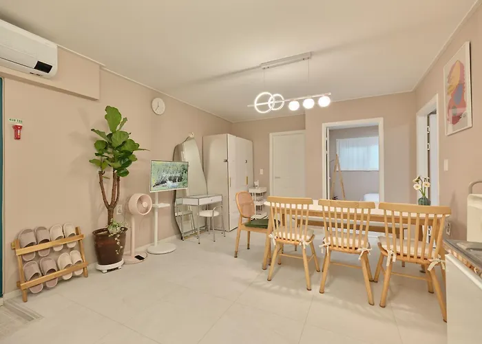 Cozy Private House Near Gyeongbokgung Entire Home , Stayogoo