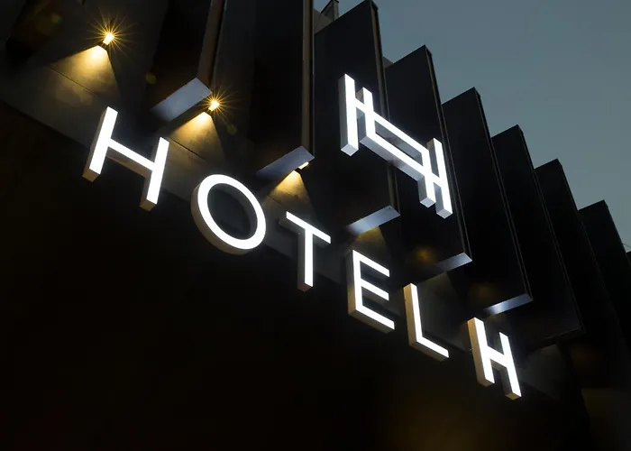 Hotel H