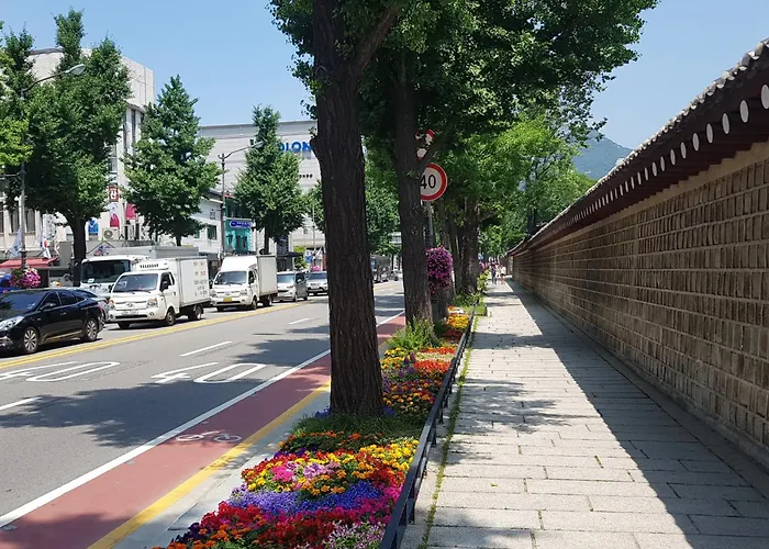 Hello Seochon - Gyeongbokgung Station