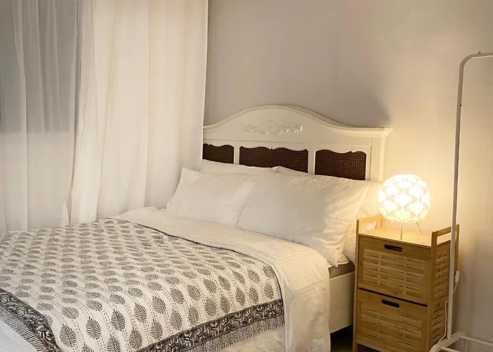 Roasterblock 2Br Flat 33M2 Near Hongdea By The Hanriver