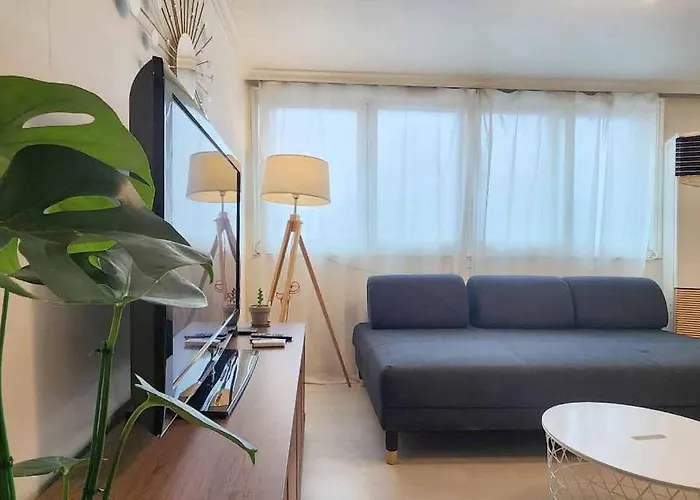 K-4 넓은 공간,3Br,4층,엘리베이터 No,홍대, 신촌,루프탑 K4