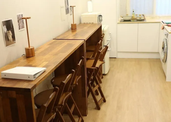 3 Rooms 2Bathrooms 3Beds 3Min Walk