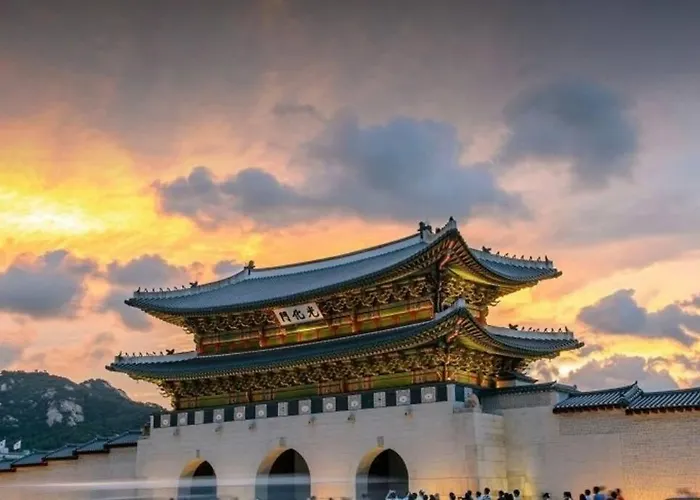 3 Rooms L 3 Beds L Mrt 8 Min L Gwanghwamun