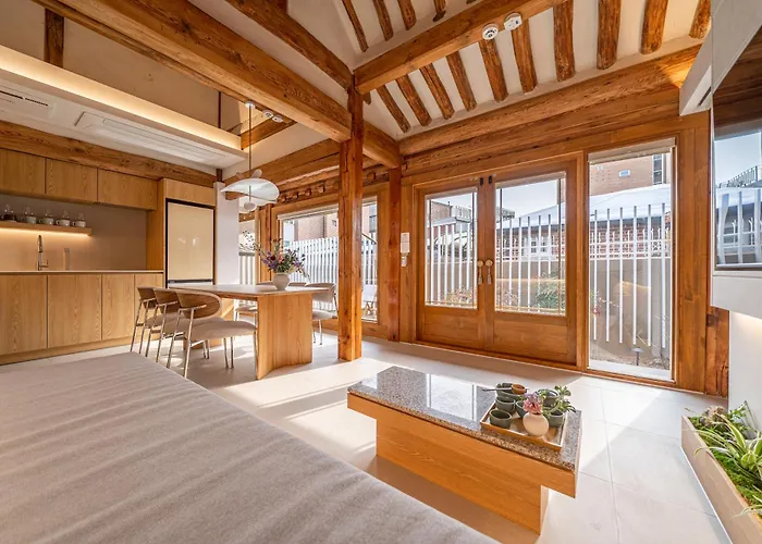 Luxury Traditional Hanok - Private Entire Home - Memorystay Hyoja