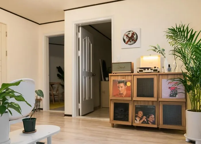 Sojin'S Wood&Green House