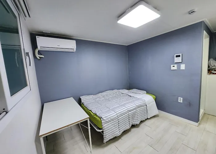D Studio Room At Soongsil Univ Entrance Station