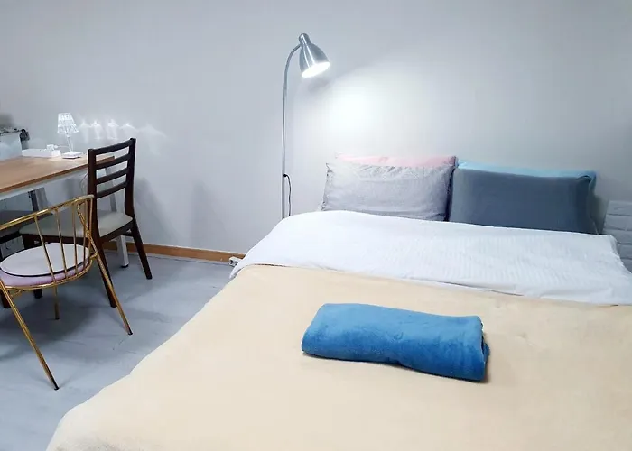A House With A Great View And Elevator Access Right In Front Of Hongik Univ Station