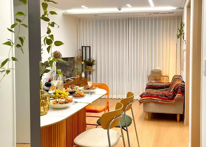 Jay House Near Cheonho Subway Line 5, 8