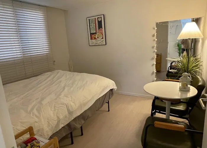 2-Room 4-Person Cozy House 1
