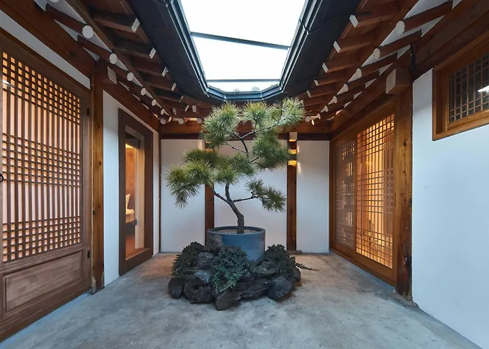 Lurury Hanok Stay Reflection