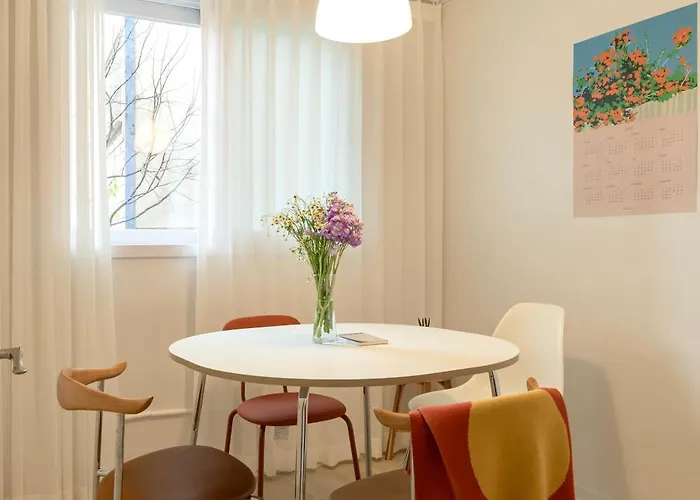 Poom Stay, Airport Bus, Cozy Stay For Seoul Travelers,Yeomchang Stn, Line 9 Express