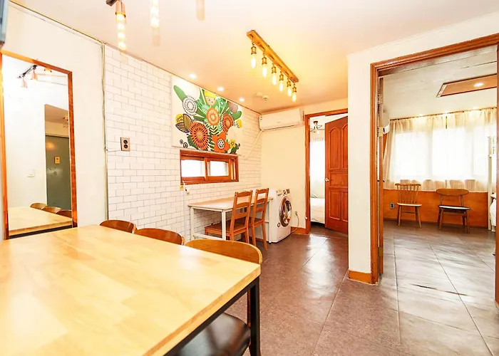 3-Gu&Anne House Hongdae 6Room & 4Bath House