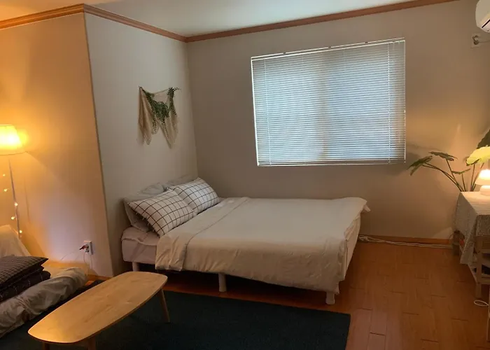 Trendy Stay Near Common Ground
