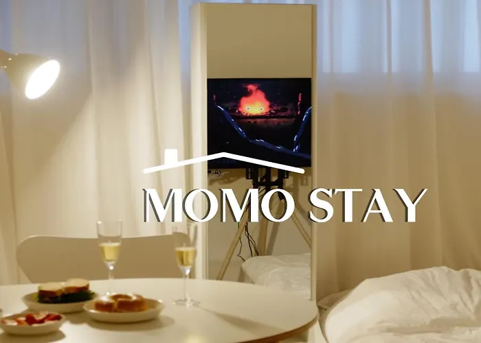 Momostay