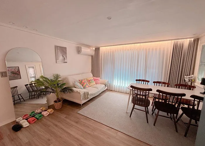 Beautiful Seoul Escape With Urban Charm
