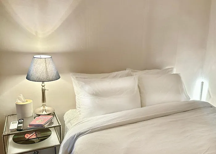 Entire House, 4 Minutes To Samsung Or Gangnam-Gu Office Subway Station, Suitable For Plastic Surgery Visits, Business Trips, Families, 2 Rooms, 2 Queen Beds