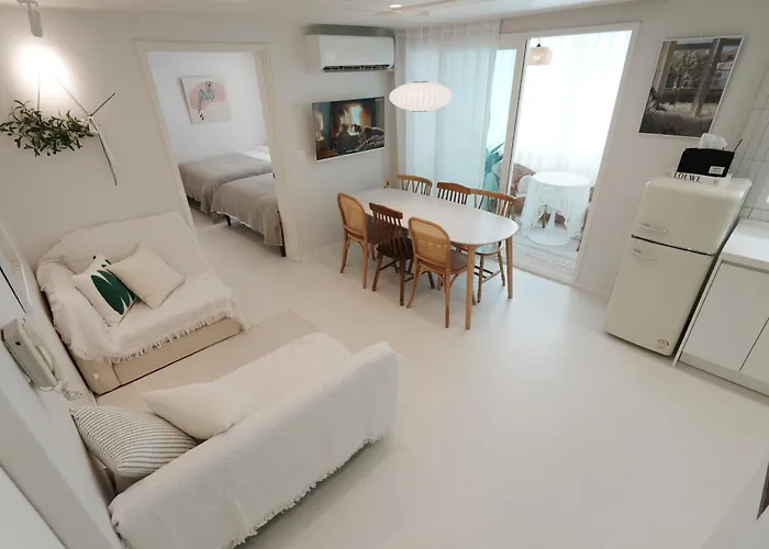 Open Sale, Song Stay Park, Airport Railroad, Hongdae Station, Yeontral Park, 7 People, Queen Bed, Air Conditioner In Each Room, Dryer, Wifi, Foreigners Only