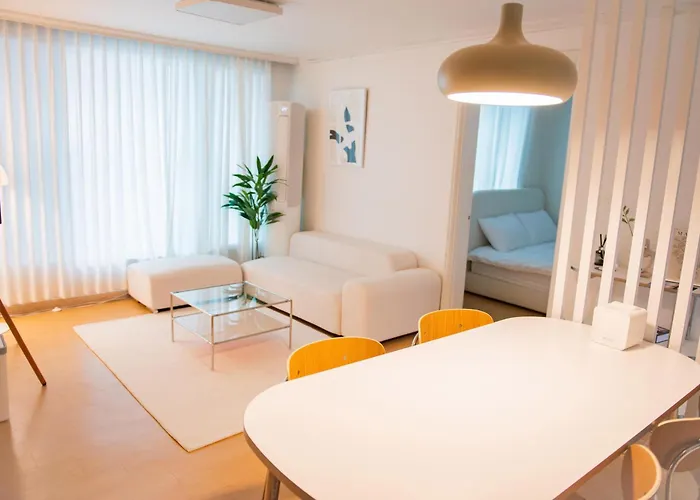 New Open Sale Haebangchon Stay Itaewon Myeongdong Hongdae Insadong Gyeongbokgung Palace