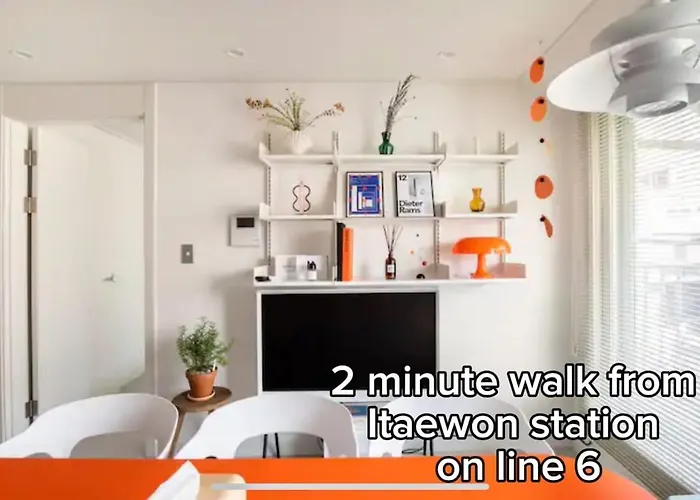 Itaewon Station 2 Minutes Up To 6 People With Pet