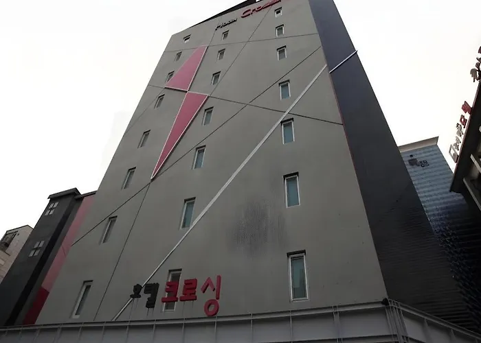 Crossing Hotel