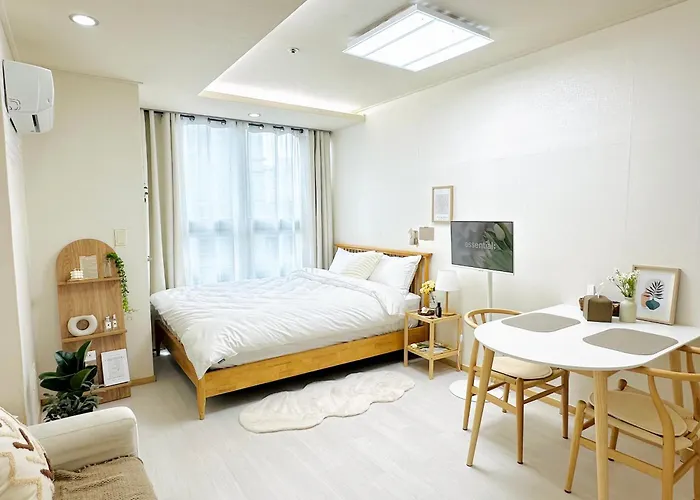 Modern Studio House- Gongdeok Station 1Min Walk