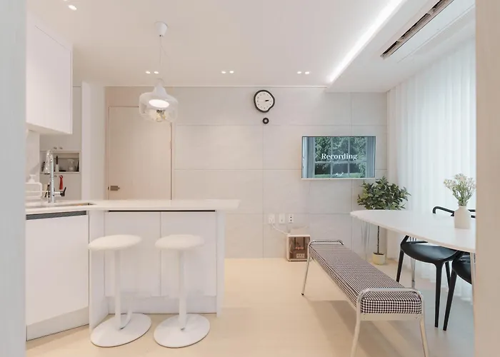 Yg House