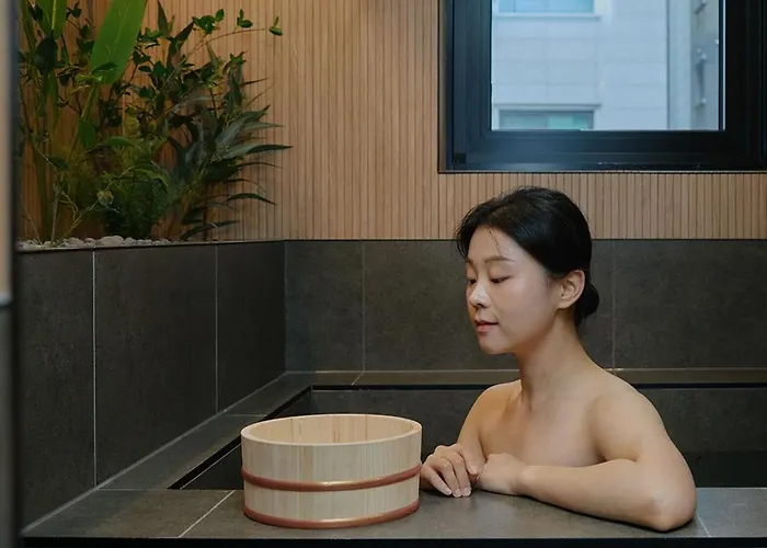 Yuhyu Ryokan Hotel