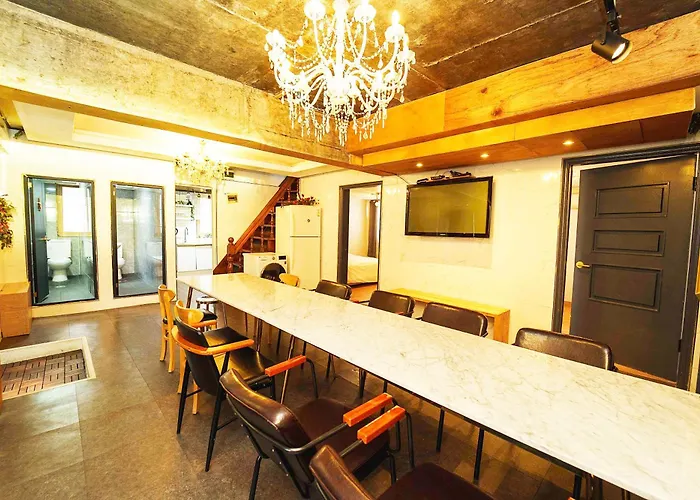 Gu&Anne House Sinchon