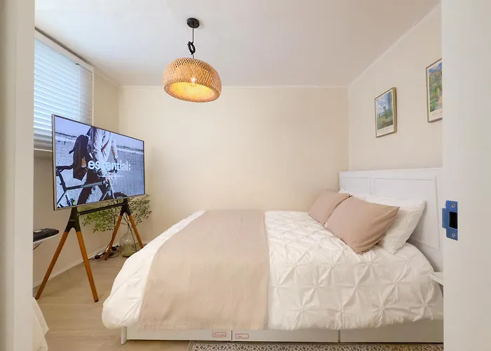 Sinchon Stn 4Min, 3 Qeen Beds, Hongdae