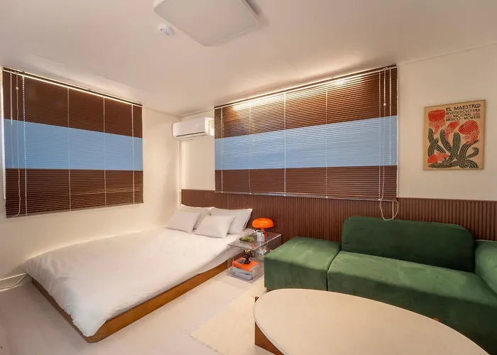 Amsa Stay, 강남역 코엑스몰 30분, 잠실 롯데월드 20분, Kspo Dome, 사전예약시 무료주차, 암사종합시장