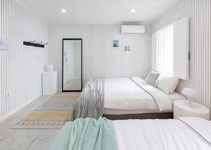 Split Level House In Hongdae