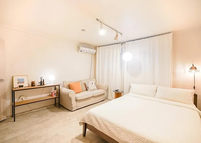 Best Location- Fully Renovated 2Br In Of Itaewon