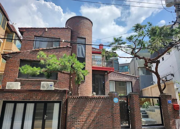 New Serene Hongdae Gardensuite, 5Min From Arex
