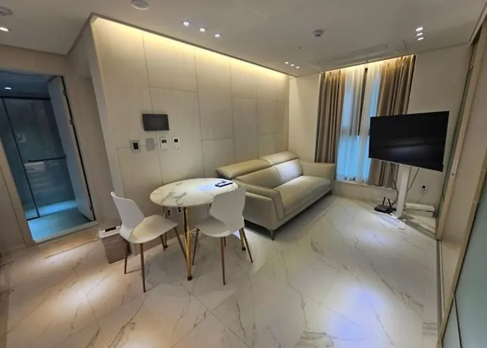 High End Luxury Room 2