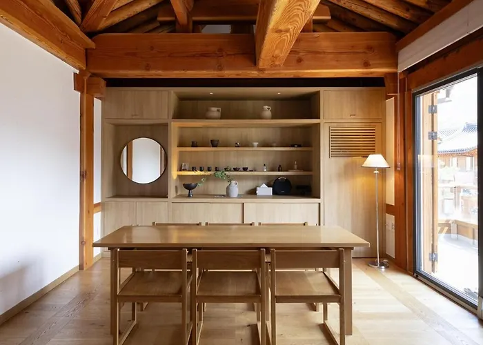 Hanok Khaki, Eunpyeong Hanok Village