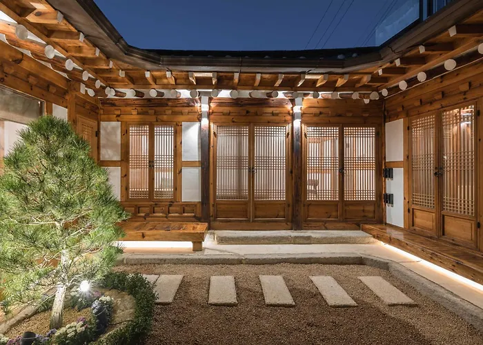 Luxury Hanok Pine Residence