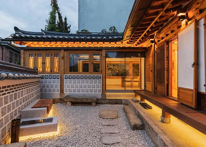 Luxury Hanok Seochon Stay