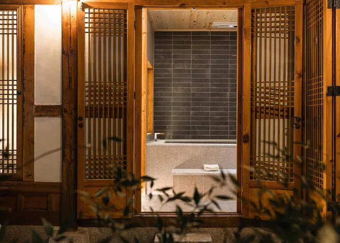 Luxury Hanok Warm Nest Retreat