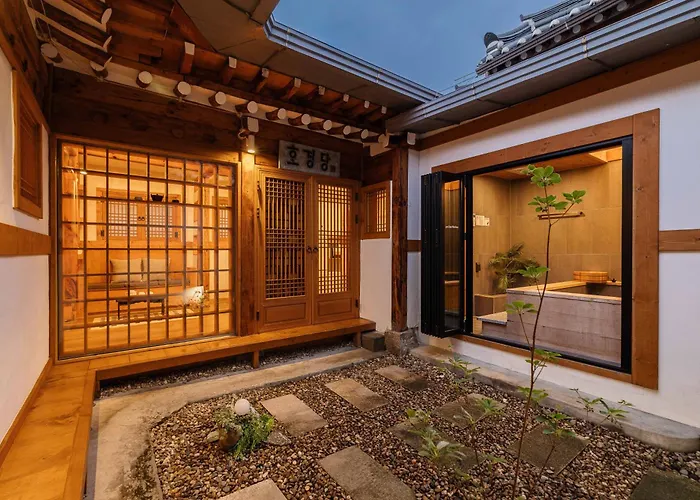 Luxury Hanok Maison Sunlit