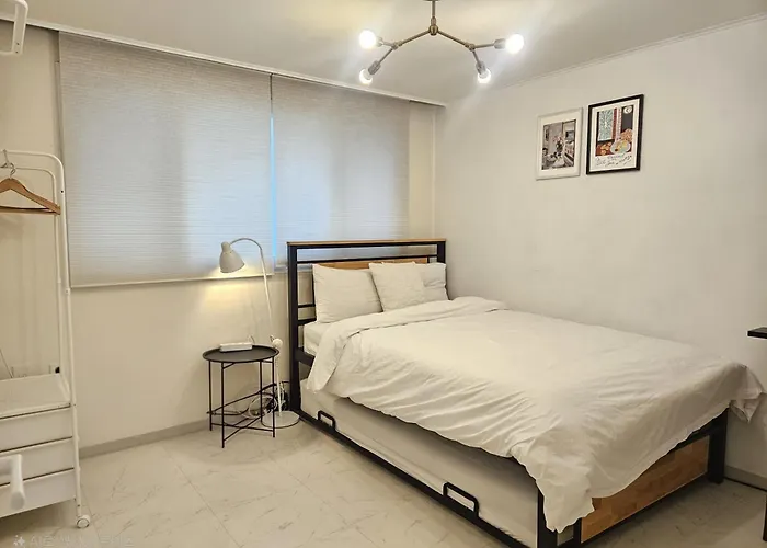 Hongdae Min'S House