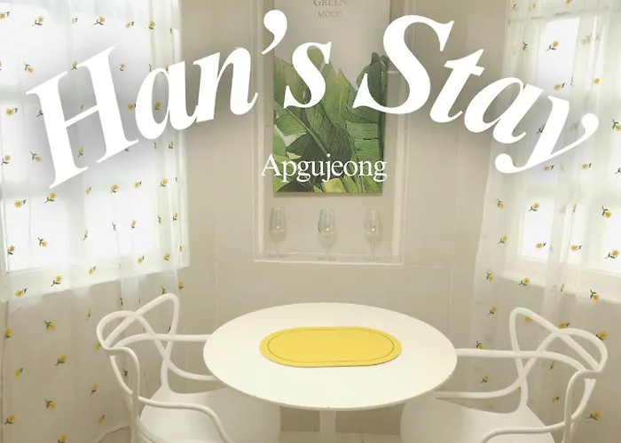 7 Minutes From Apgujeong Station, Gangnam Rodeo, Garosu-Gil, Luxury Street