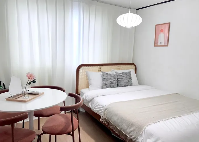 Lora Stay Yg Hangang Cozy Atmosphere, Hotel Quality Bedding