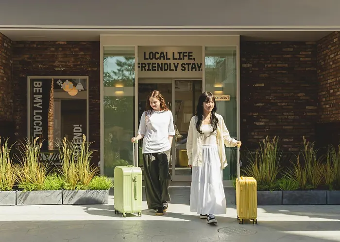 Sinchon Local Friends Hotel