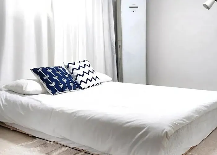 Up To 6 People3 Beds 2 Bedrooms And Recommend A Group Of Family Friends